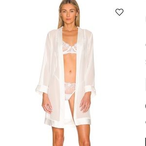 Bluebella Short Kimono in Ivory, Size: L